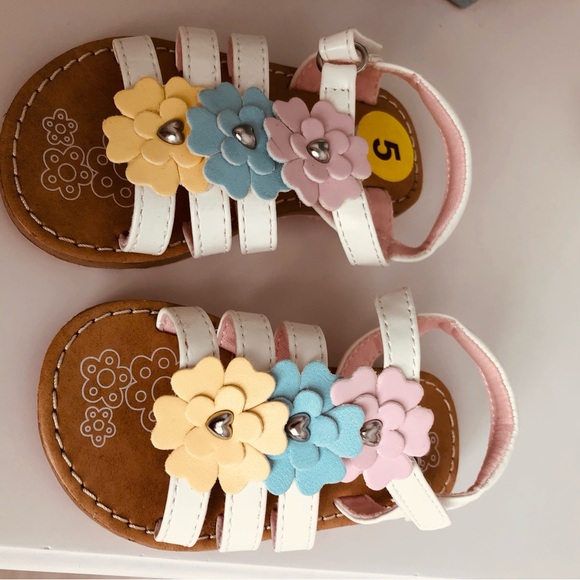 New Self Esteem White Sandals with Pastel Flowers. Size 5 - Picture 2 of 5